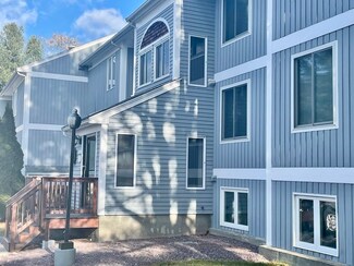330 Sunderland Rd Unit 23, Worcester, MA 01604