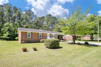 405 N Pine St, Roseboro, NC 28382
