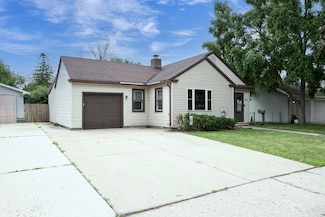 1021 Marquette Ave, Green Bay, WI 54304