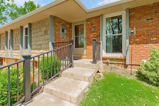 376 NW North Shore Dr, Kansas City, MO 64151
