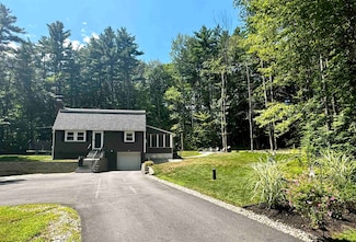 12 Deerwood Dr, Amherst, NH 03031