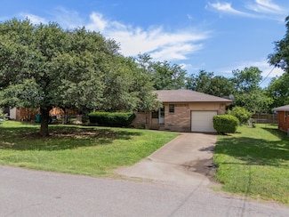 212 Cedar St, Cedar Hill, TX 75104