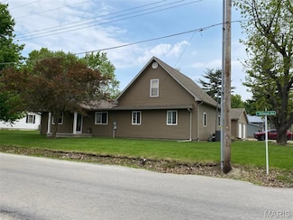 506 E Bertolino Ave, Nokomis, IL 62075
