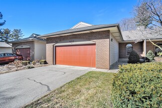 527 Crestview St, Holland, MI 49423