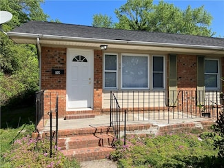 50 Carver Cir, Portsmouth, VA 23701