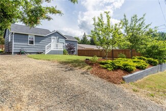 2526 Sheridan Rd, Bremerton, WA 98310
