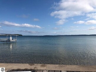 13633 N Northport Point Rd, Northport, MI 49670