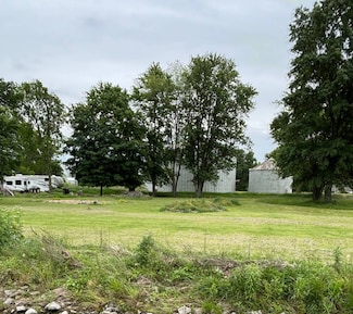 109 North St, Hutsonville, IL 62433