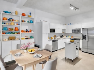 234 NE 3rd St Unit 604, Miami, FL 33132