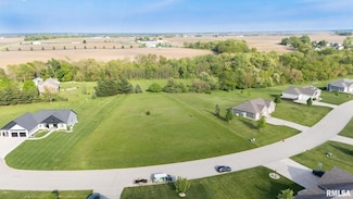 116 Lost Creek Ct, Pekin, IL 61554