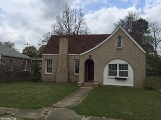 1720 Simms St, Conway, AR 72034