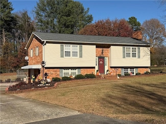 130 Winchester Dr, King, NC 27021