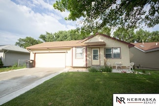 2808 NW 7th St, Lincoln, NE 68521