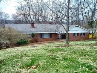 459 Munntown Rd, Eighty Four, PA 15330