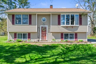 10 Cross St, Lisbon Falls, ME 04252