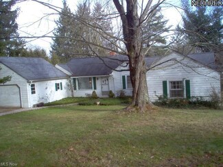 3965 Ellendale Rd, Chagrin Falls, OH 44022