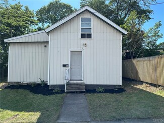 105 N Center St, East Syracuse, NY 13057