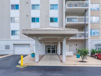 2020 Saint Regis Dr Unit 506, Lombard, IL 60148