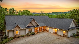 135 Adams Farm Dr, Blairsville, GA 30512