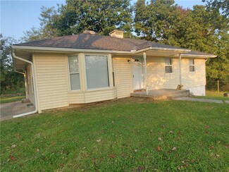 3625 Lakeshore Dr, Odessa, MO 64076