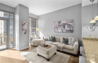 701 Royal Ct Unit 805, Charlotte, NC 28202