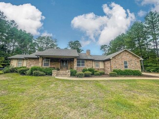 101 Deer Creek Dr, El Dorado, AR 71730