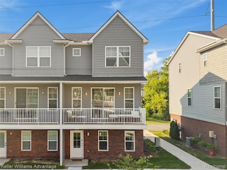 3947 Trailway Commons Cir, Auburn Hills, MI 48326