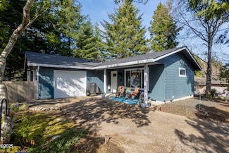 820 SE Ball Blvd, Waldport, OR 97394