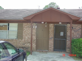 979 Live Oak Dr, Hinesville, GA 31313