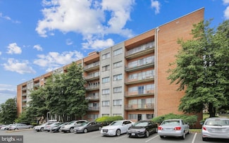 431 N Armistead St Unit 311, Alexandria, VA 22312