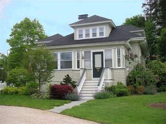 55 Middle St, South Dartmouth, MA 02748