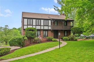 677 Harrogate Rd, Pittsburgh, PA 15241