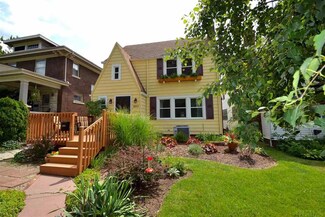 205 N Seminole Cir, Fort Wayne, IN 46807