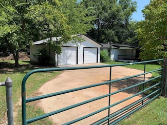 20703 Sundial Dr, Chandler, TX 75758