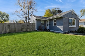 1220 Elder Ln, Des Moines, IA 50315