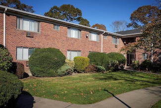 11 S Saxon Ave Unit 1F, Bay Shore, NY 11706