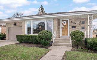 8526 N Ozark Ave, Niles, IL 60714