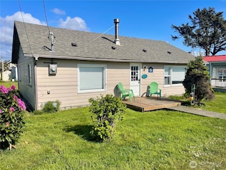 17 S 2nd St, Pacific Beach, WA 98571