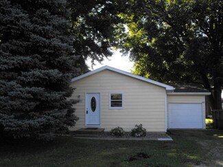 107 Lakelawn Dr, Winona Lake, IN 46590