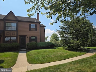 37 Barclay Ct, Lawrence Township, NJ 08648
