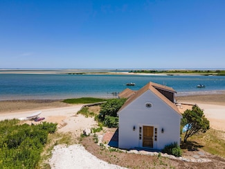 450 Old Harbor Rd, Chatham, MA 02633