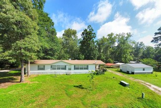 107 Cutter Dr, Hemphill, TX 75948
