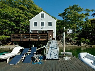 22 & 23 Chauncey Creek Rd, Kittery, ME 03905