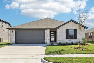 245 Canyon Oaks Dr, Greenville, TX 75402