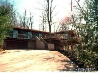 479 Harbor Rd, Cold Spring Harbor, NY 11724