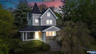 517 Grand Ave Unit 2nd Floor, Leonia, NJ 07605