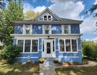 226 6th Ave, Baraboo, WI 53913