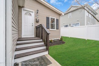 11 Georgia Ave, Port Monmouth, NJ 07758
