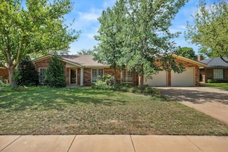 312 Cottonwood Ln, Levelland, TX 79336