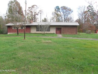 940 Riley Dr, Lenoir City, TN 37771